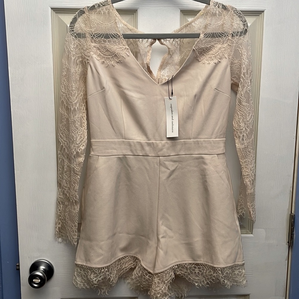 Last Chance! Cupcakes and Cashmere jumper NWT, size 4, cream color, lace sleeves